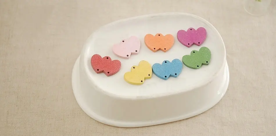 Бесплатная доставка! Деревянные Кнопки украшения кнопки цвета двойные сердца