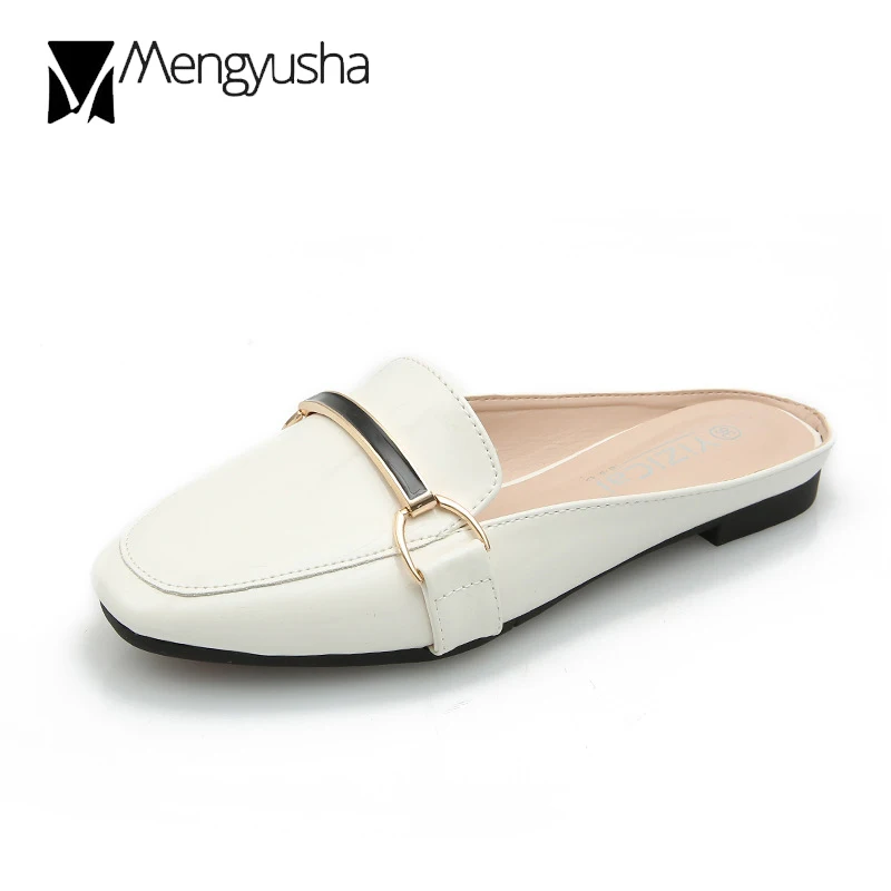 Шлепанцы женские с закрытым носком искусственная кожа металлический декор без