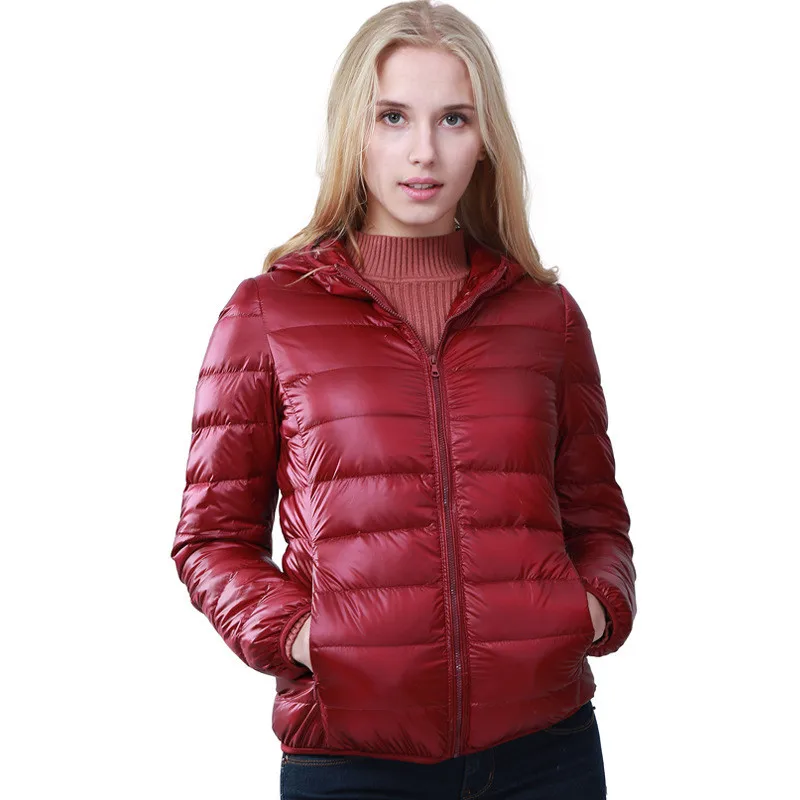 Пуховик женский ультралегкий с капюшоном на 90% пуха|Женские пуховики| |