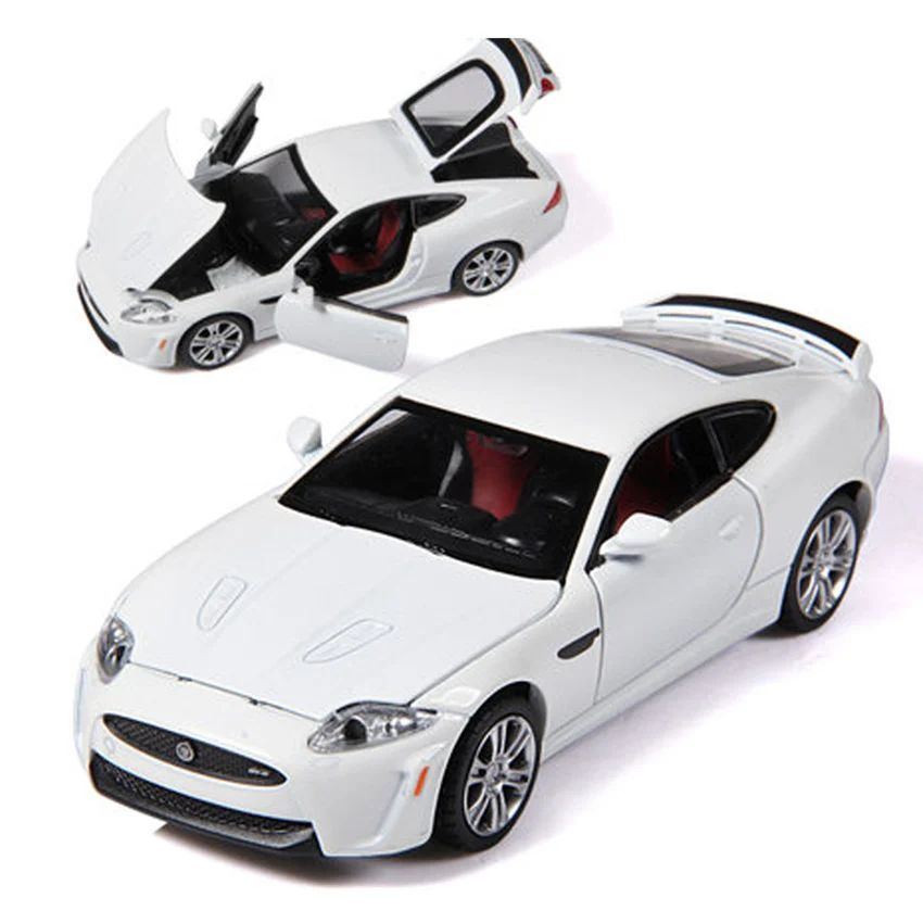 Модель игрушечного автомобиля из сплава с подлинной лицензией 1:32 | Игрушки и