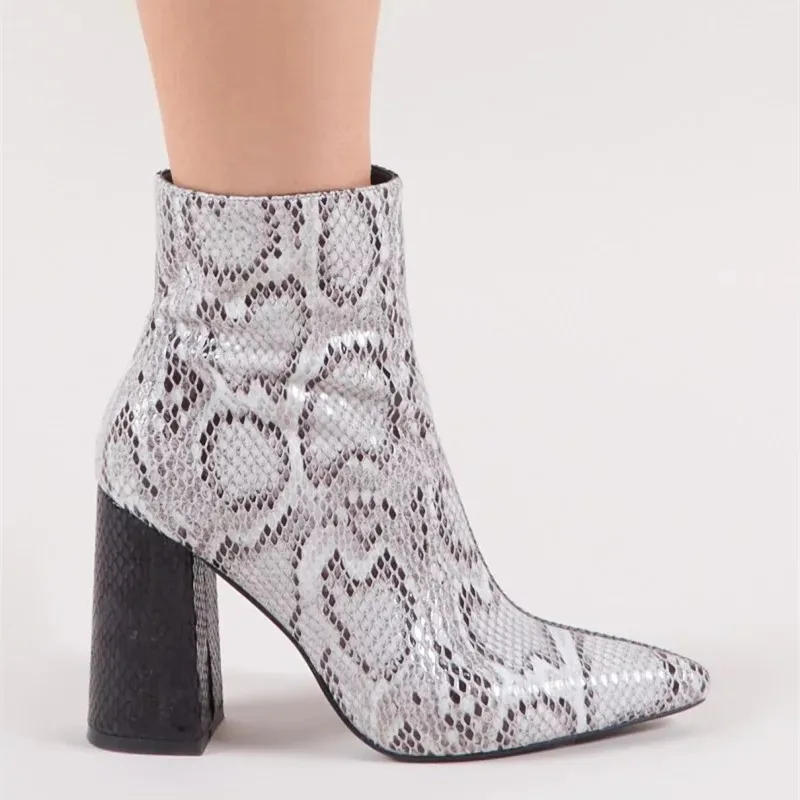 

New Chelsea Boots 2019 Women Zipper Boots Snake Print Ankle Boots Square heel Fashion Pointed head Ladies Sexy shoes yellow32-43