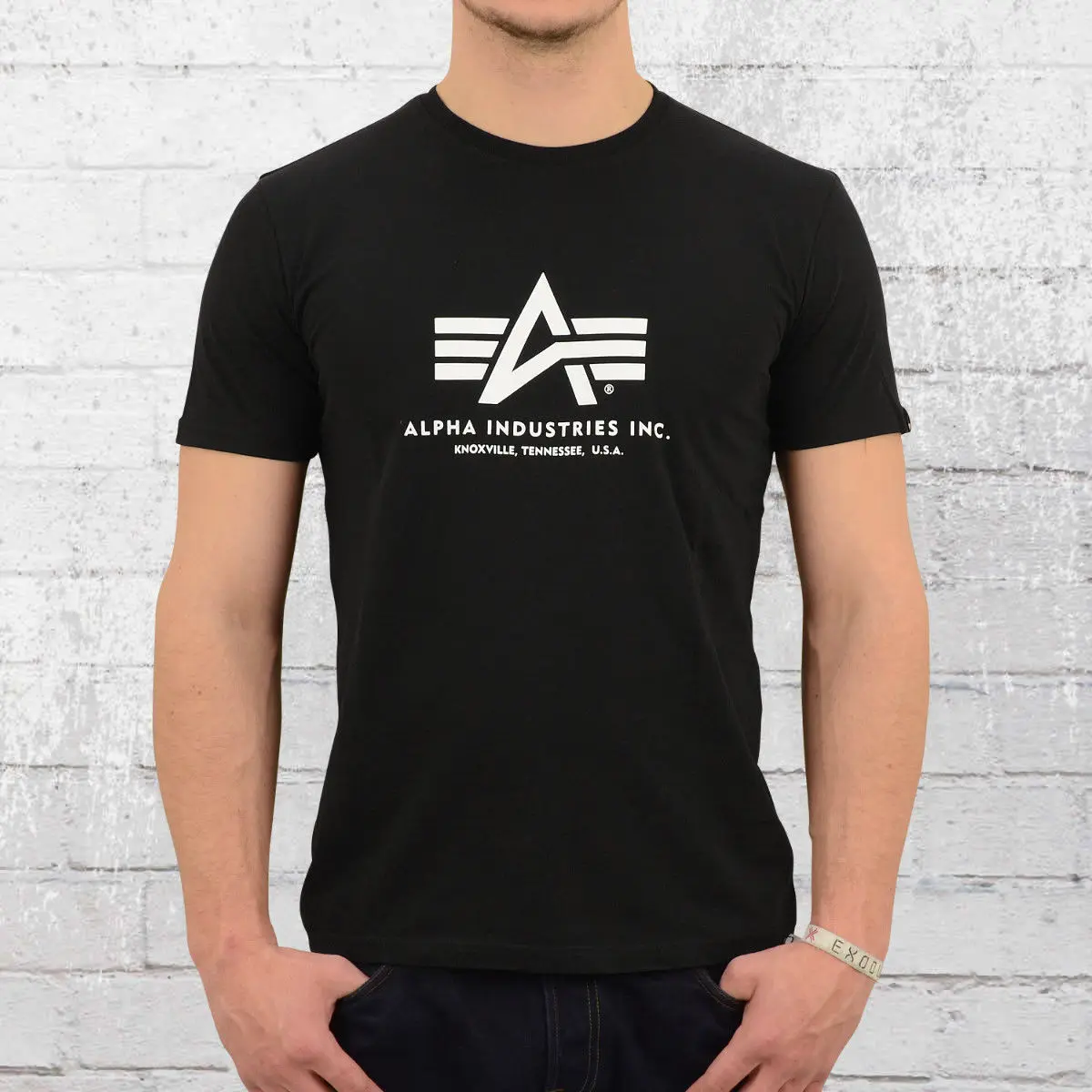 Красивые футболки мужские. Футболка 420. T-shirt бренд. Футболка levis straus мужская. Футболка мужская брендовая.