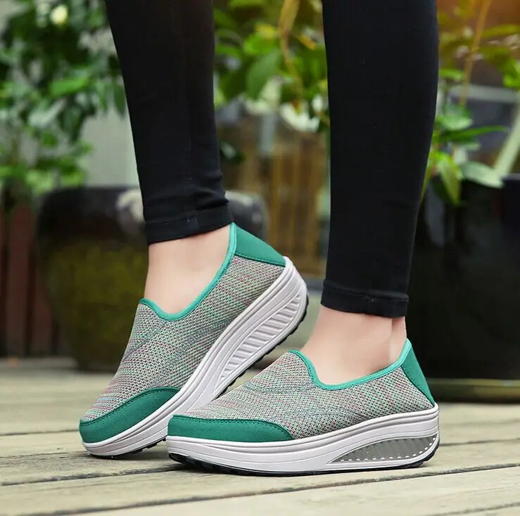 Женские сетчатые кроссовки повседневные дышащие на платформе цветные для спорта