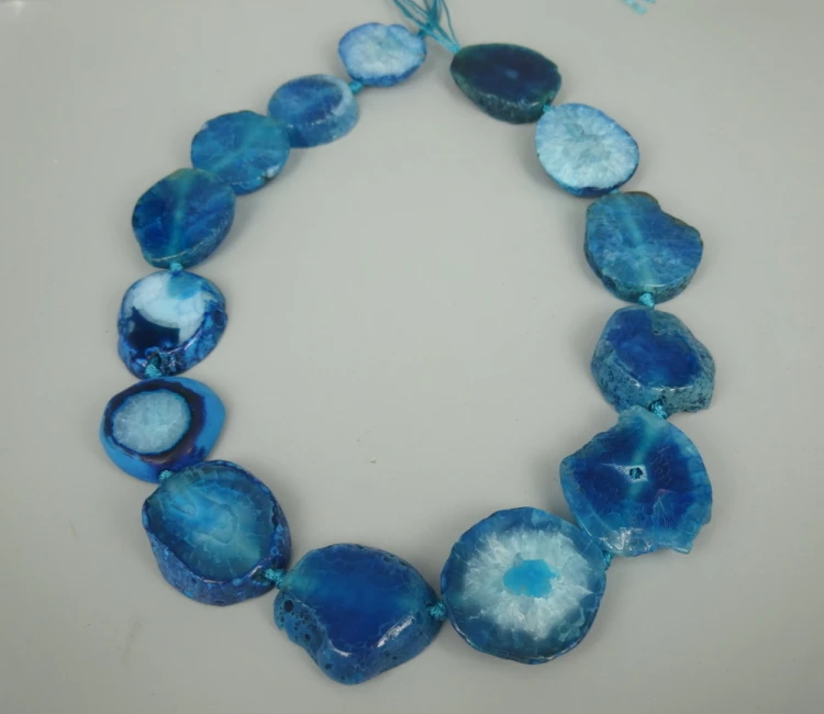

Stone Slice Dyed Blue Edge Pendant Necklace Women Blue Stone Accessories Super Popularity European Fashion Jewelry