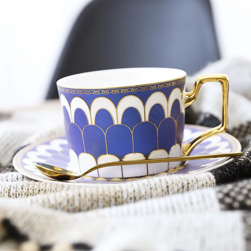 Небесно-голубой Kahve fincan takimlari tazas de ceramica creativas чайные чашки и блюдца набор кофейных чашек бардак фарфор kubek tasse copos taza - Цвет: Небесно-голубой