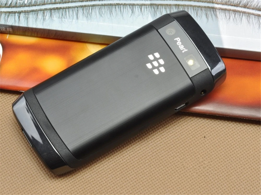 Разблокированный Blackberry 9105 2,25 дюйма 3.15MP камера 360x400 Blackberry OS QWERTY клавиатура Восстановленный мобильный телефон