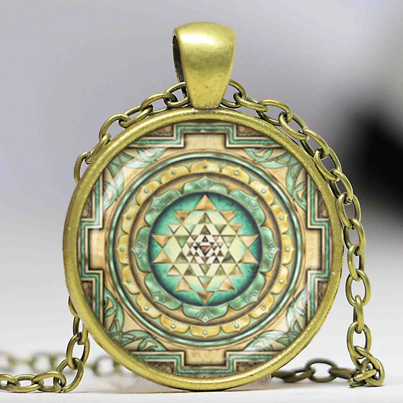 Кулон со стеклянным куполом шри-яньтра ожерелье ручной работы самоделка