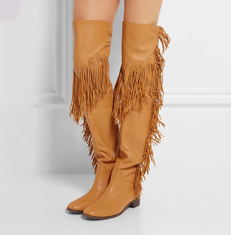 Женские черные коричневые сапоги выше колена на плоской подошве с кисточками