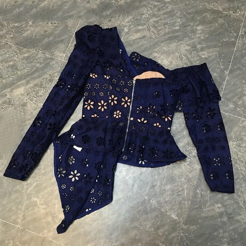 Женская блузка с открытыми плечами TWOTWINSTYLE осенняя Асимметричная пышными