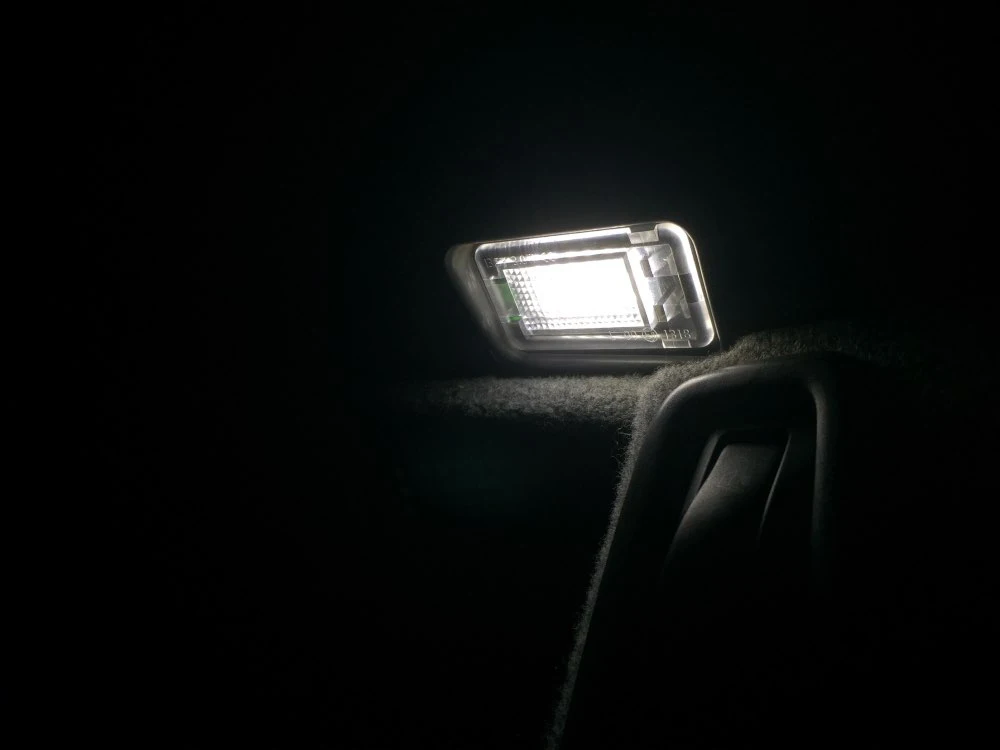 OEM подходит для Volvo S80 13-14 S60 11-14 S80L 12-14 V60 12-14 V4 ксенон белый 18SMD Автомобильный светодиодный Чемодан отсек светильник лампа багажника