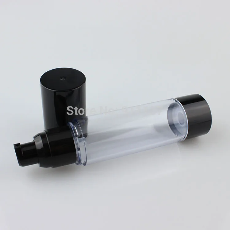 50-мл черная вакуумная бутылка с насосом без воздуха, с уткой и пластиковым наполнителем для эссенции, масла, лосьона и геля.