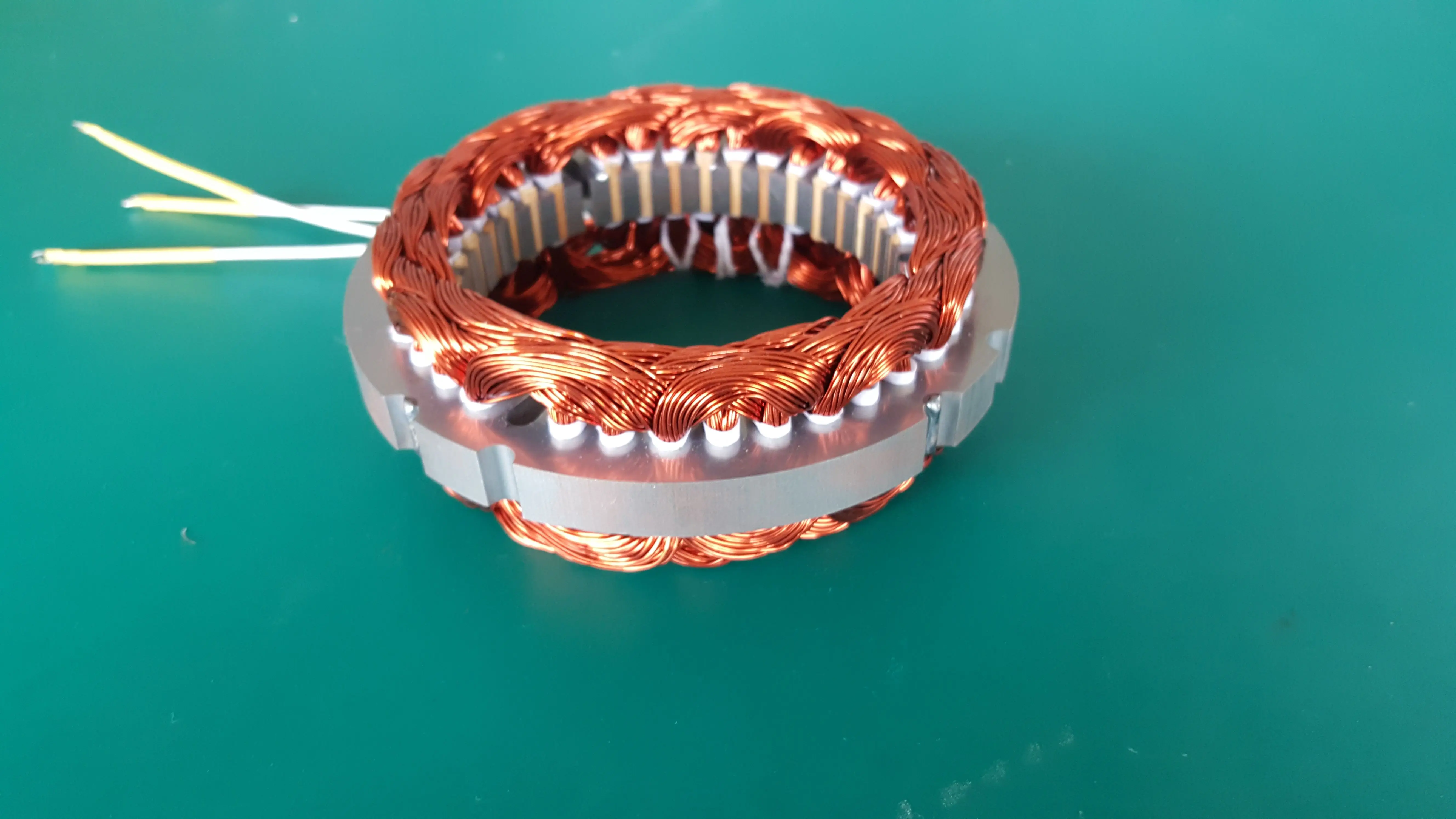 Безредукторный прямой привод низкий редкоземельный 100 Вт 200 ac генератор