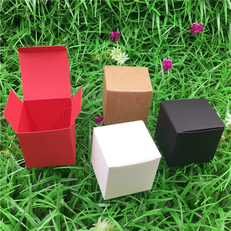 300 шт./лот 5x5x5 см цветной куб с полым сердцем бумажная карта мини коробка для