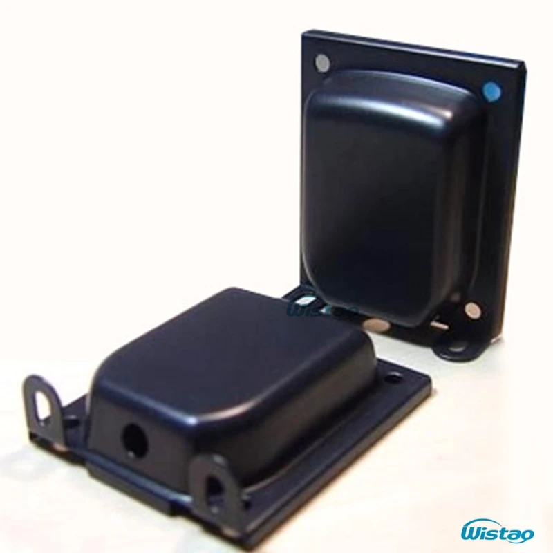 Крышка трансформатора с вертикальными боковыми отверстиями расстояние 80 мм X 65