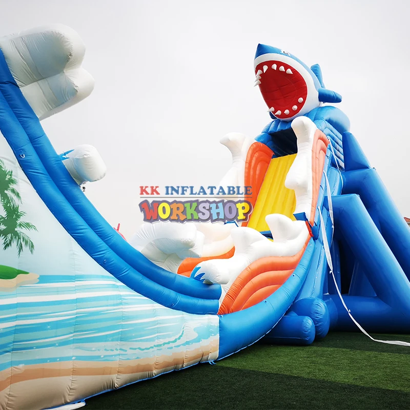 Koop Oman Stijl Commerciële Opblaasbare Draak Vliegen Water Slide Combo Lange Glijbaan Met Landing Zwembad