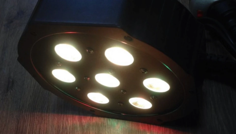 20 шт./лот ADJ LED par Flat Light 7x15 Вт RGBAW 5 в 1 ТИНТ тонкий IEC вход/выход DMX Megar Par38 ночной клуб dj