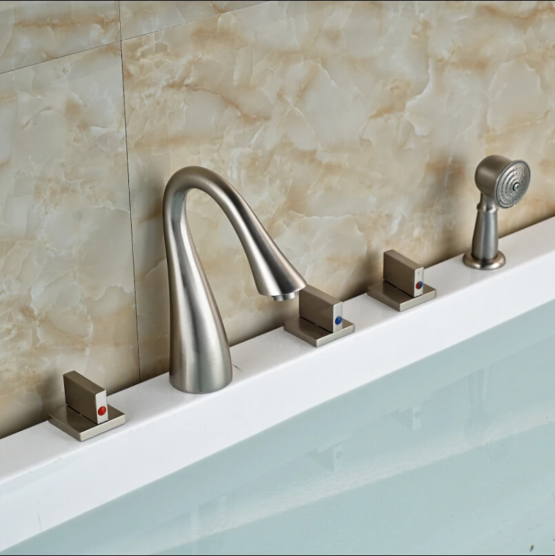 Новинка 2016 крепление на палубе широко распространенный ванный Римский смеситель