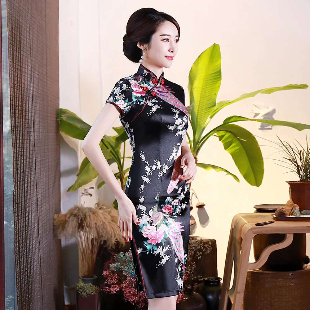 Женское атласное винтажное вечернее платье Ципао черное с разрезом и