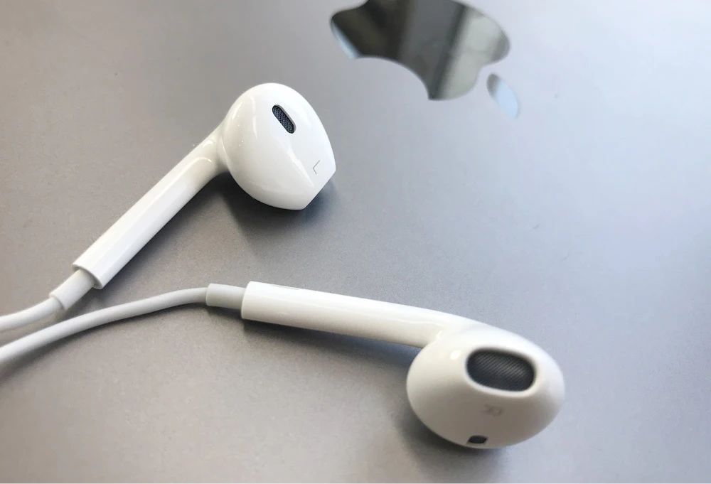 100 шт проводной светильник наушники для iPhone 7 8 8P X XR XS Max hi-fi звук в уши стерео наушники с микрофоном и громкостью
