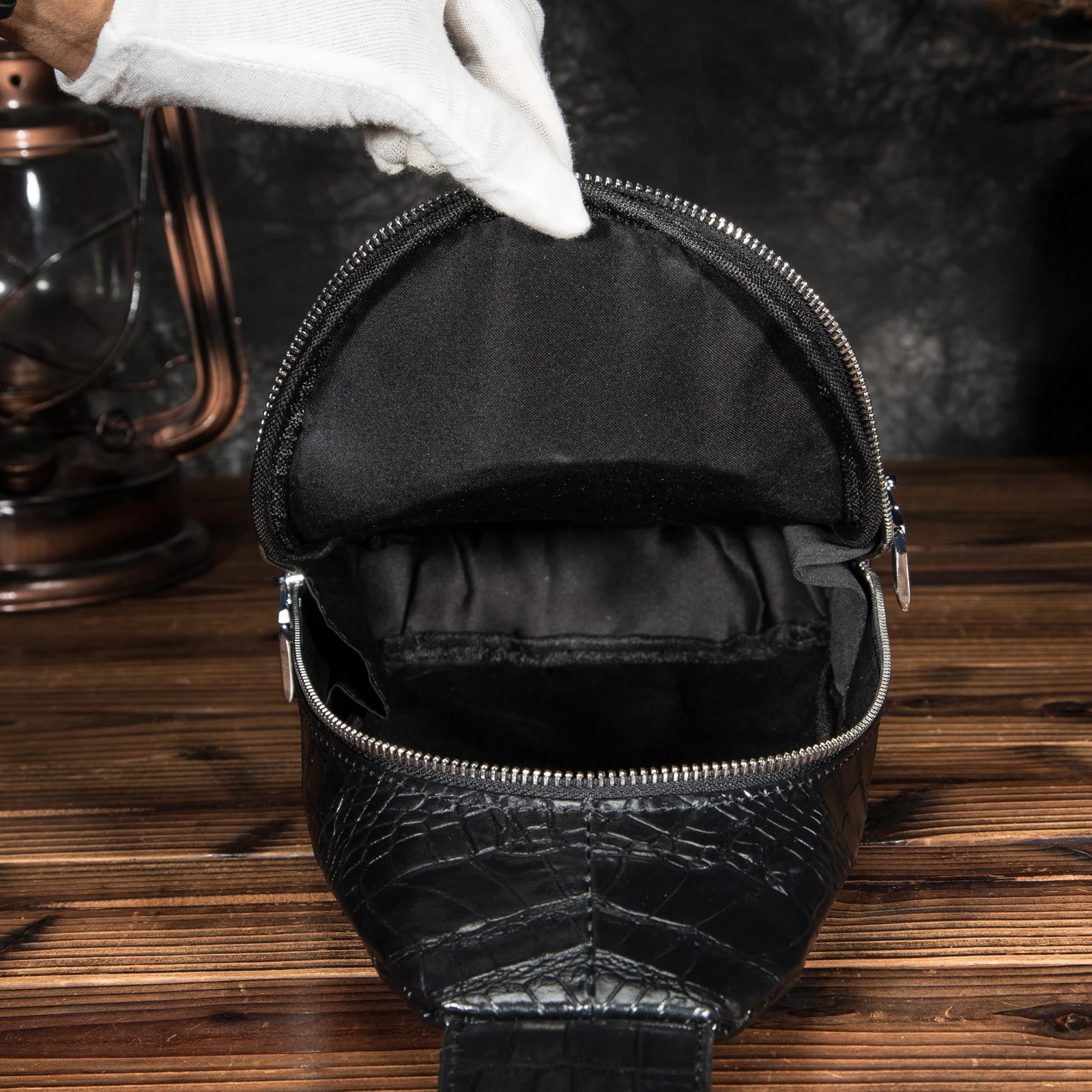 Повседневная треугольная нагрудная сумка для мужчин качественная кожа