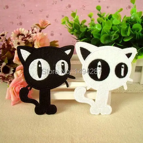 Ironing clothes with plastic cloth patch stickers affixed to children of men and women in black white cartoon baby big eyes | Дом и сад