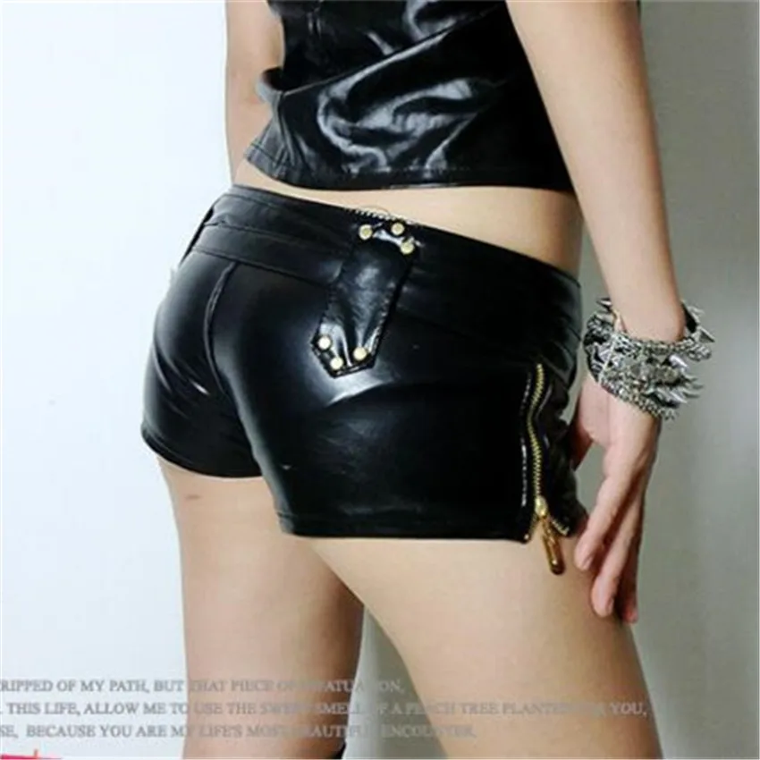 Женские шорты из лакированной кожи короткие искусственной с ремнем для ночного