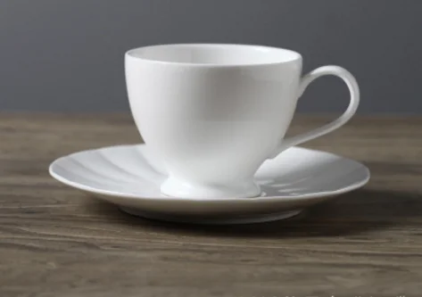 Европейская кофейная чашка белая тарелка набор домашняя кухонная керамическая