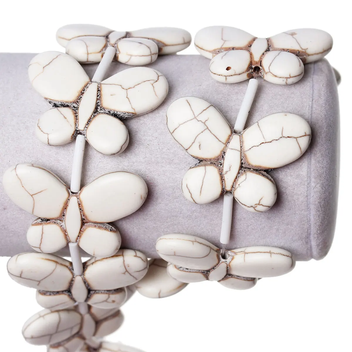 DoreenBeads создан белый бисер Хаулит бабочка слоновая кость около 35x25 мм отверстие: 1 6