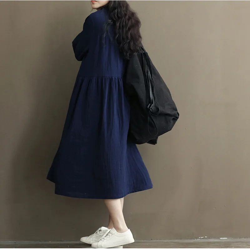 Женское платье в богемном стиле с длинным рукавом и v-образным вырезом