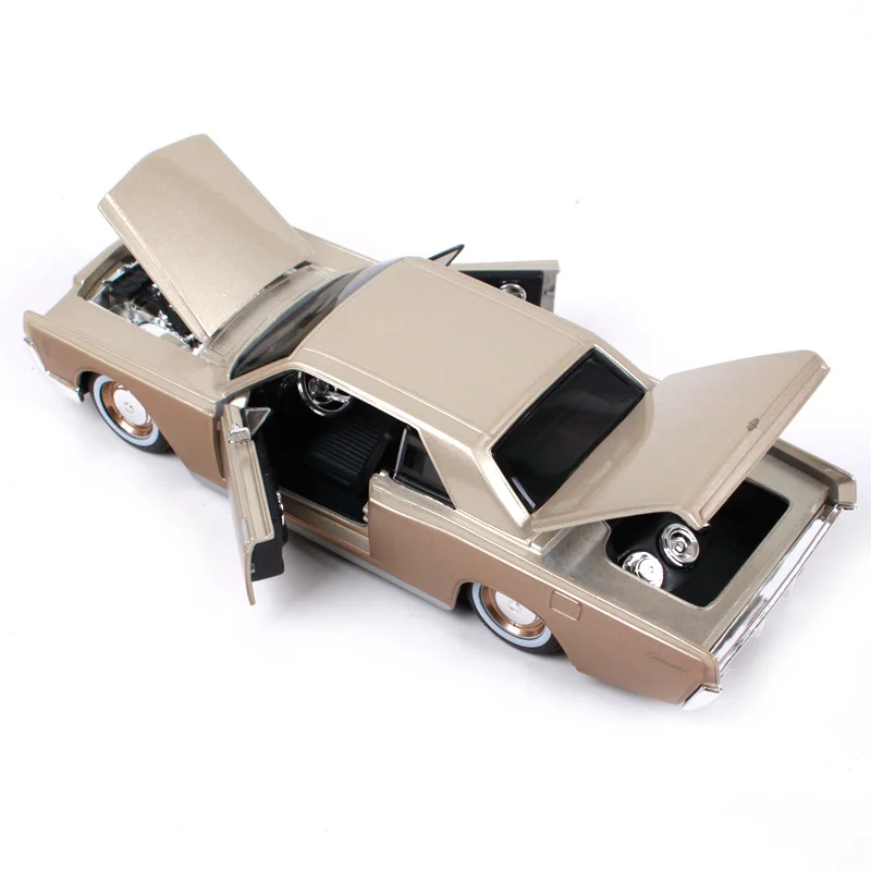 Maisto 1:26 1966 Lincon Континентальная модель автомобиля литья под давлением роскошная винтажная модель игрушечного автомобиля для мужчин подарок для автомобиля литья под давлением 32531
