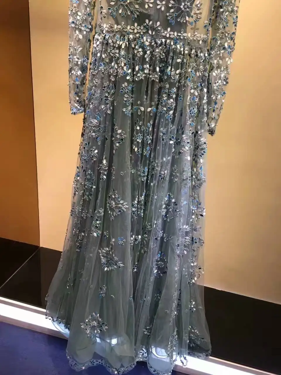 Потрясающие Длинные платья для женщин трудоемкое вечернее платье с вышивкой