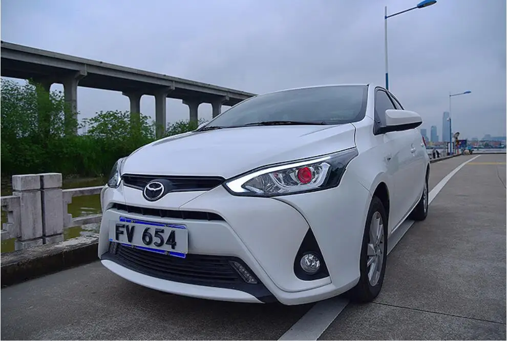 Одна пара автомобилей Стайлинг Для Yaris фар года DRL hid лампы Биксеноновые линзы hi lo луч парковка противотуманная фара yaris головной свет