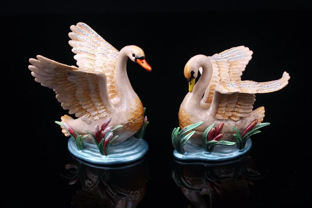 Swan Hinged Trinket Box Swan Handmade Jeweled Metal Trinket Box 8.5*8.5 CM