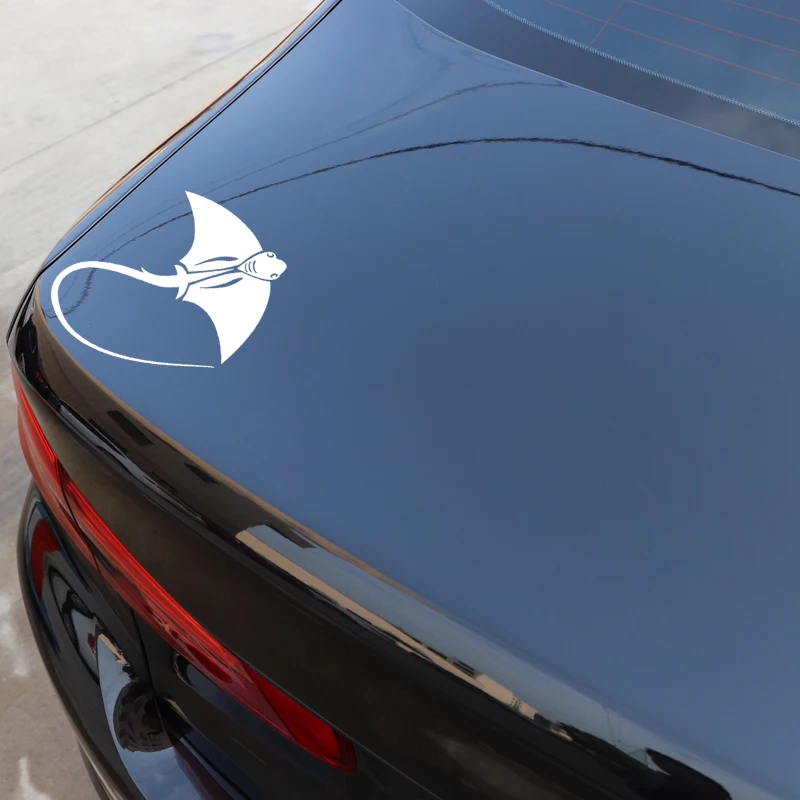 

YJZT 15.1CM*15.1CM Fish Pattern Car Stickers Car Trunk Decorate Accessories Vinyl Decal Black/Silver C4-2203