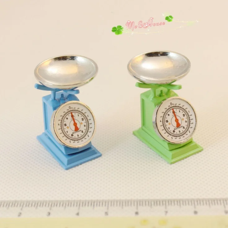 

Мини кукольная мини-модель заморозки анимации Симпатичные кухонные весы двухцветные опционально