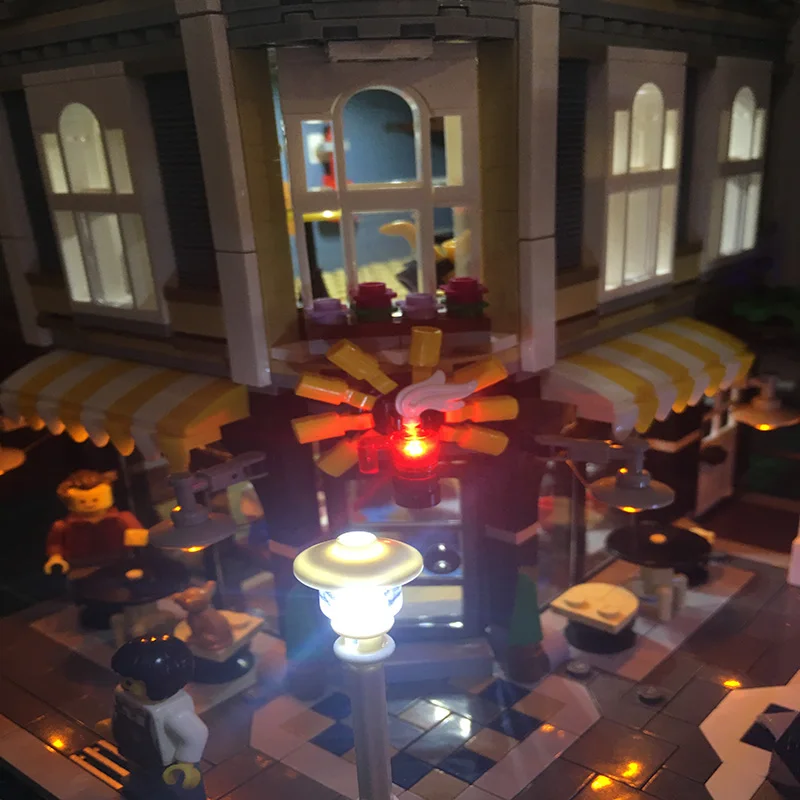 Набор со светодиодной подсветкой для конструктора Lego City Street 10255 сборная площадь