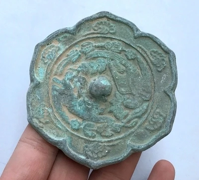 

Старинное шестигранное медное зеркало