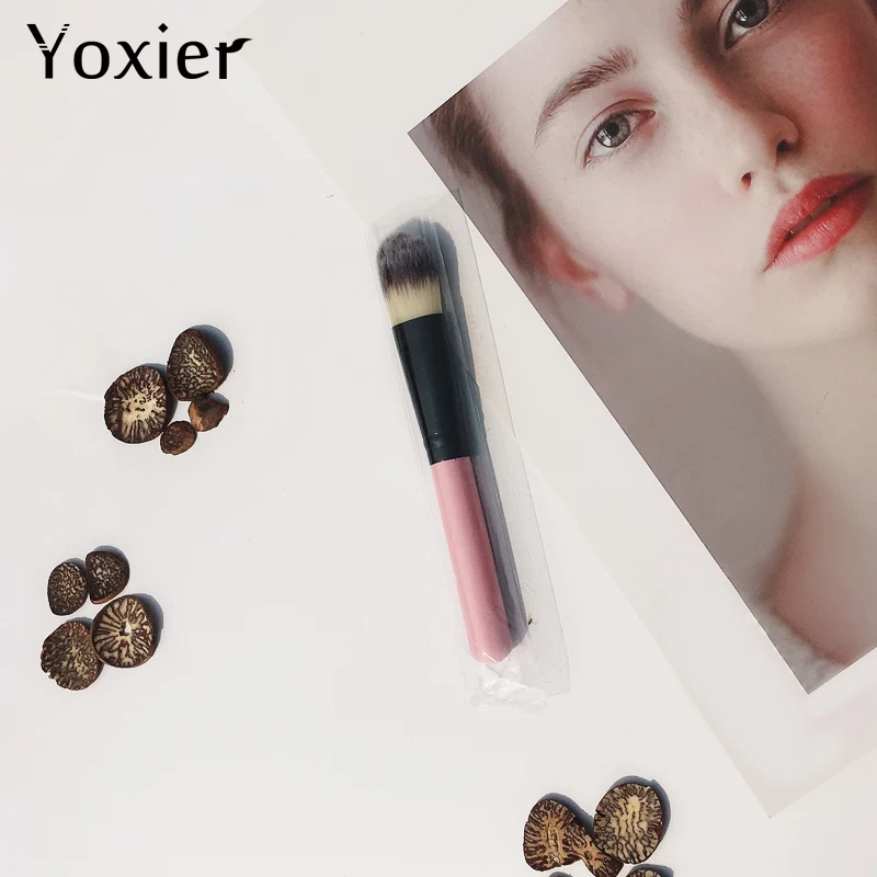 Yoxier Tongue-Shaped Foundation Brush Eye Corner Nose Wing Makeup Powder Concealer Beauty Tool 1Pcs | Красота и здоровье