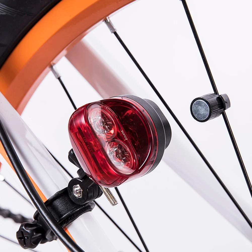 Самоуправляемый велосипедный задний фонарь самогенерирующийся индукционный