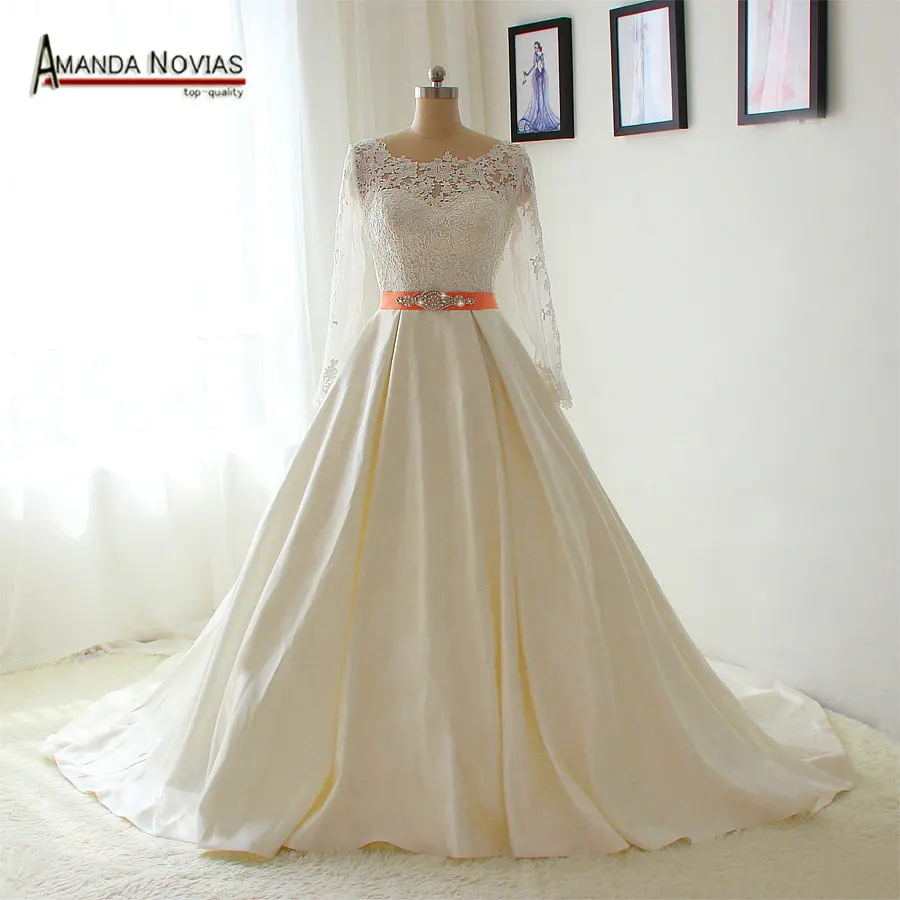 Женское свадебное платье с кружевными рукавами и низкой спинкой | Свадьбы