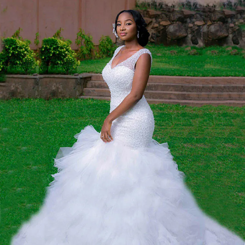 

Luxury Wedding Dresses 2019 Long Mermaid V Neck Cap Sleeves Sparkly Beaded Crystal Saudi Arabic Wedding Gown Bridal Dresses