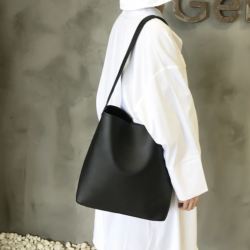 Большая женская сумка простая вместительная через плечо две части искусственная