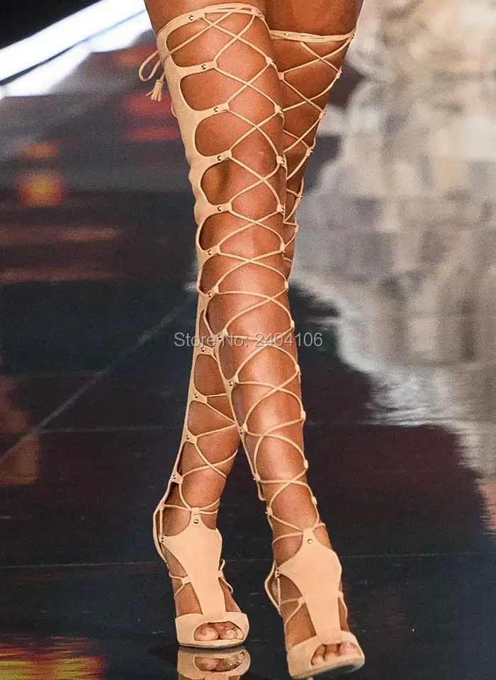 

Пикантные туфли на высоком каблуке для подиума; цвет черный, бежевый; замшевые римские сапоги с открытым носком; высокие сапоги до бедра на ш...