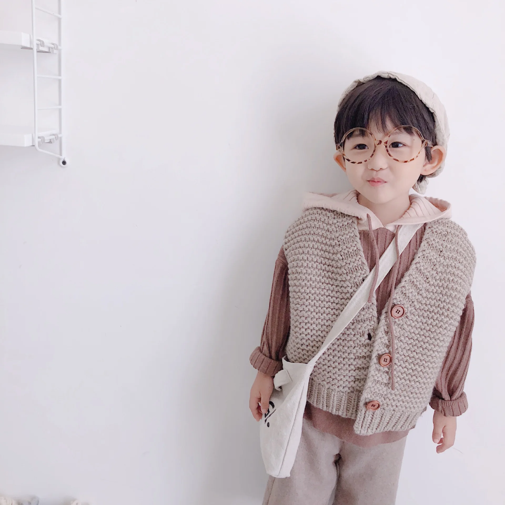 light khaki Корейский стиль; осенний свитер без рукавов для маленьких мальчиков; жилеты для девочек; универсальные повседневные жилеты для детей; вязаный шерстяной кардиган - Цвет: light khaki