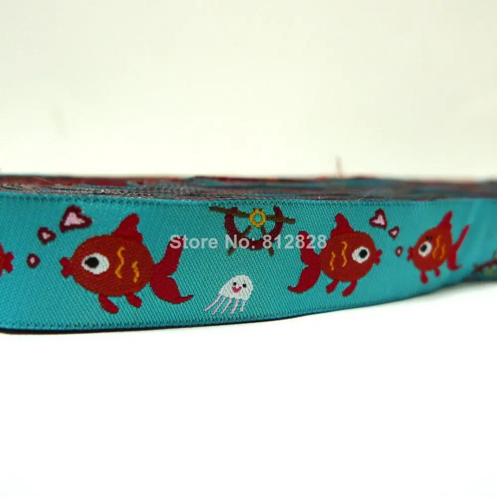 Односторонняя плетеная жаккардовая лента с Целующимися золотыми рыбками