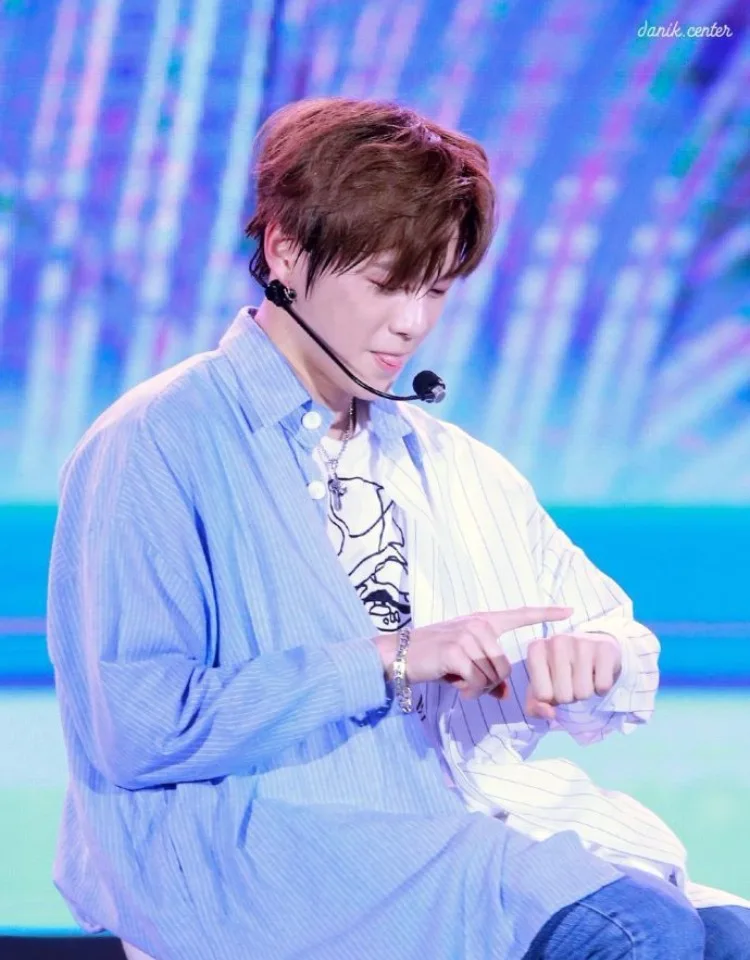 Футболка в полоску kpop want one Jiang Danielundefineds свободная ударопрочная рубашка для