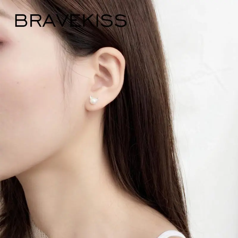 Женские серьги пусеты BRAVEKISS элегантные с кошачьими ушками и жемчугом