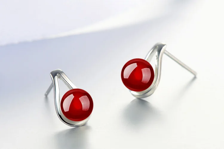 Чёрно красные каменные серьги серебряная сережка цветные гвоздики ювелирные