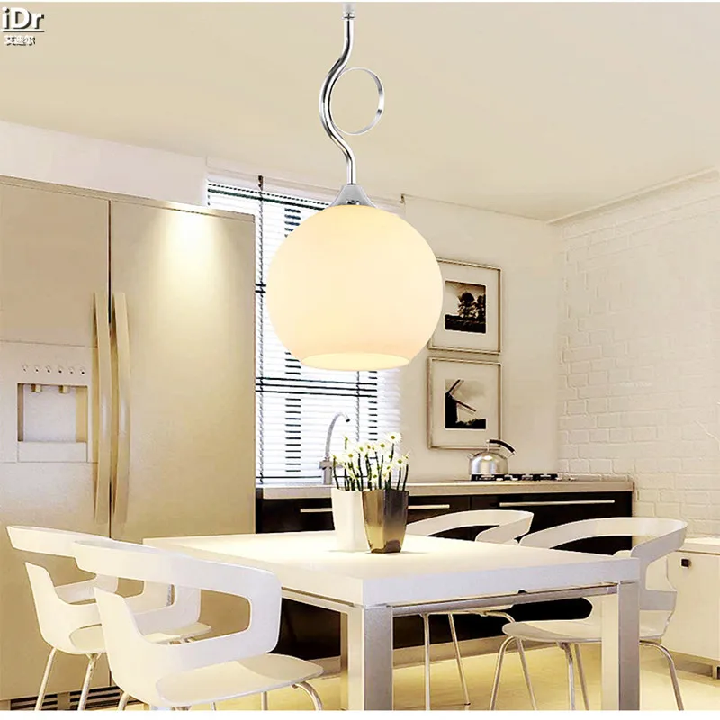 Алюминиевый светильник в современном минималистическом стиле для гостиной