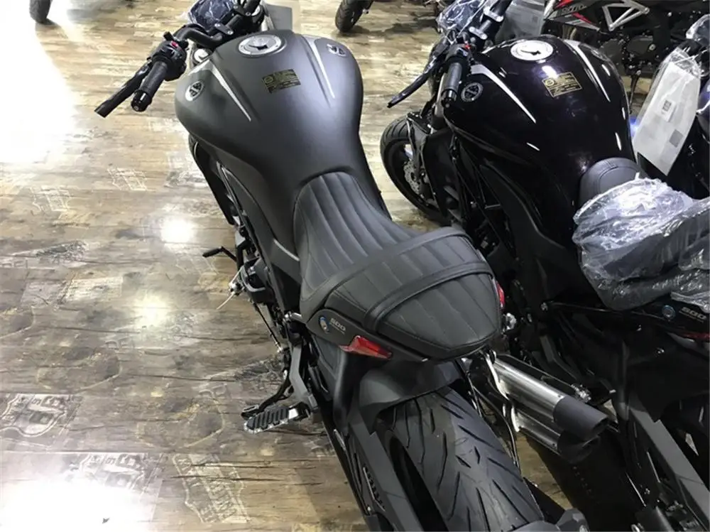 Подушка в полоску для сиденья водителя/пассажира Benelli 502C|Сиденья и скамейки| |